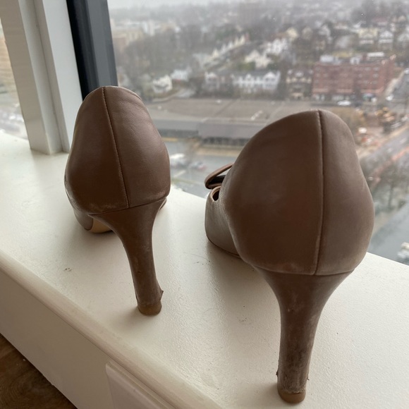 FERRAGAMO women’s low heeled pump bow! - Picture 3 of 5